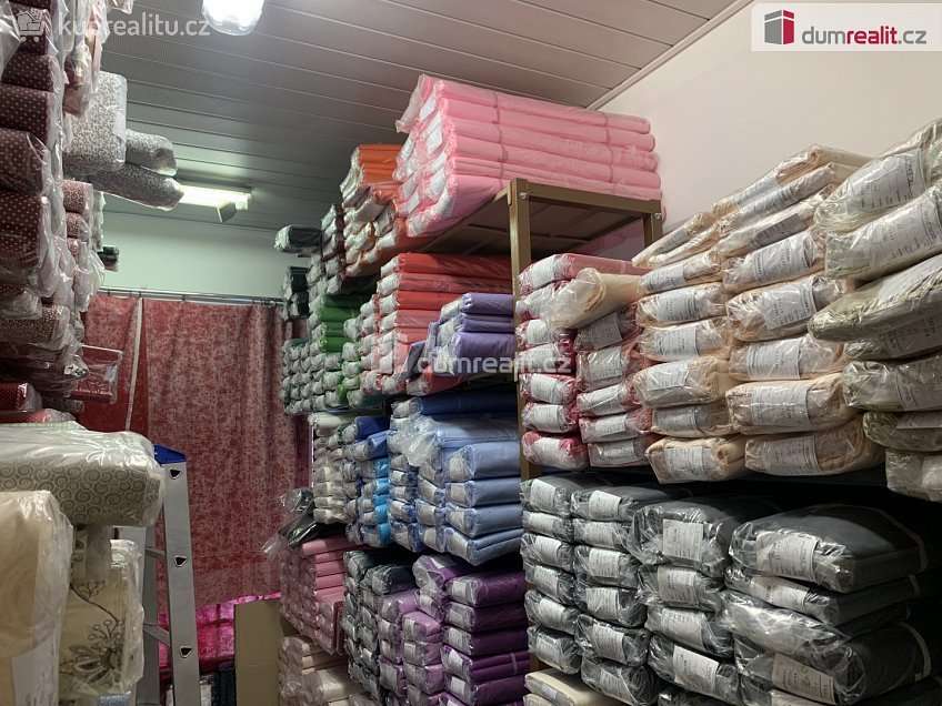 Pronájem  obchodních prostor 104 m^2 Havlíčkova, Beroun 