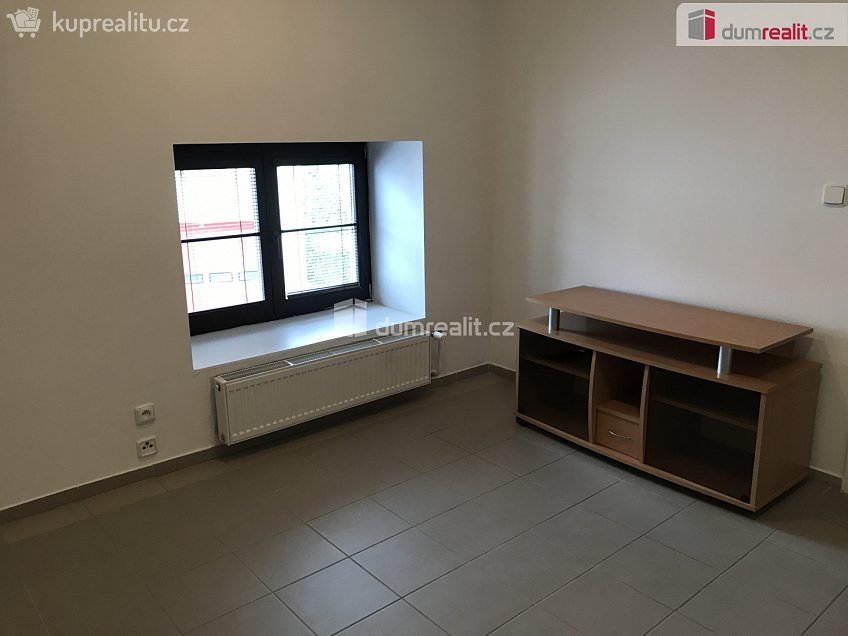 Pronájem bytu 1+1 33 m^2 U Parkánu, Praha-Ďáblice 