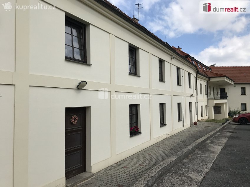 Pronájem bytu 1+1 33 m^2 U Parkánu, Praha-Ďáblice 