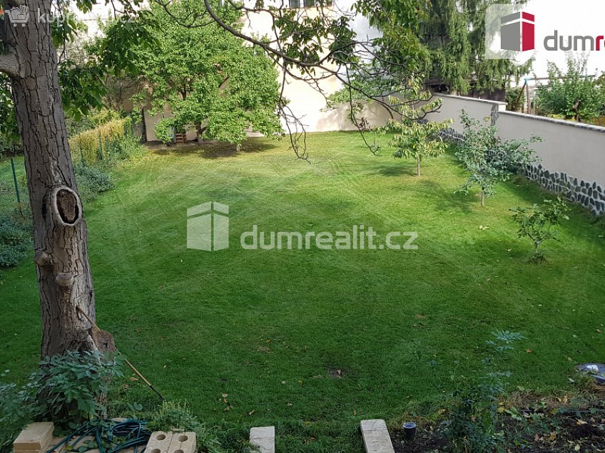 Pronájem bytu 2+kk 48 m^2 Na hroudě, Praha 10 