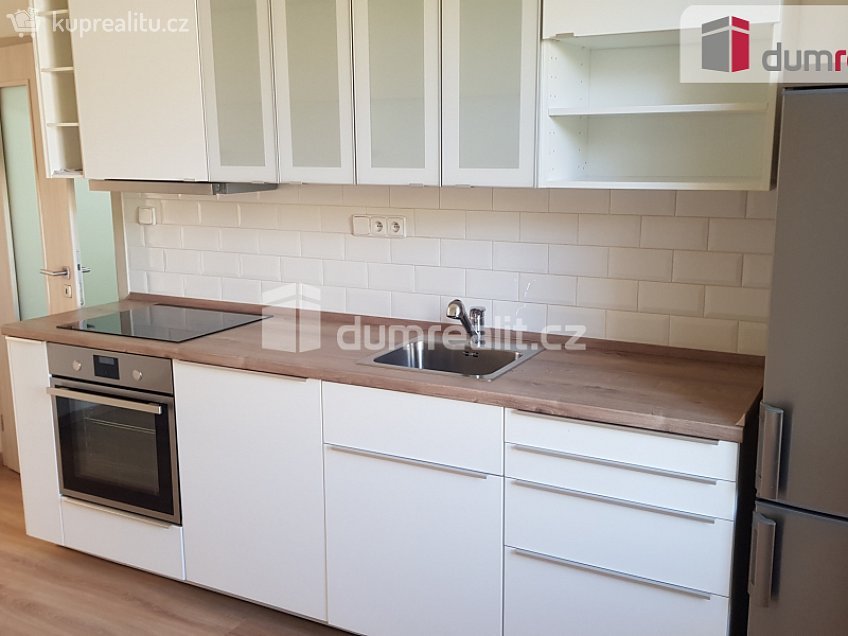 Pronájem bytu 2+kk 48 m^2 Na hroudě, Praha 10 