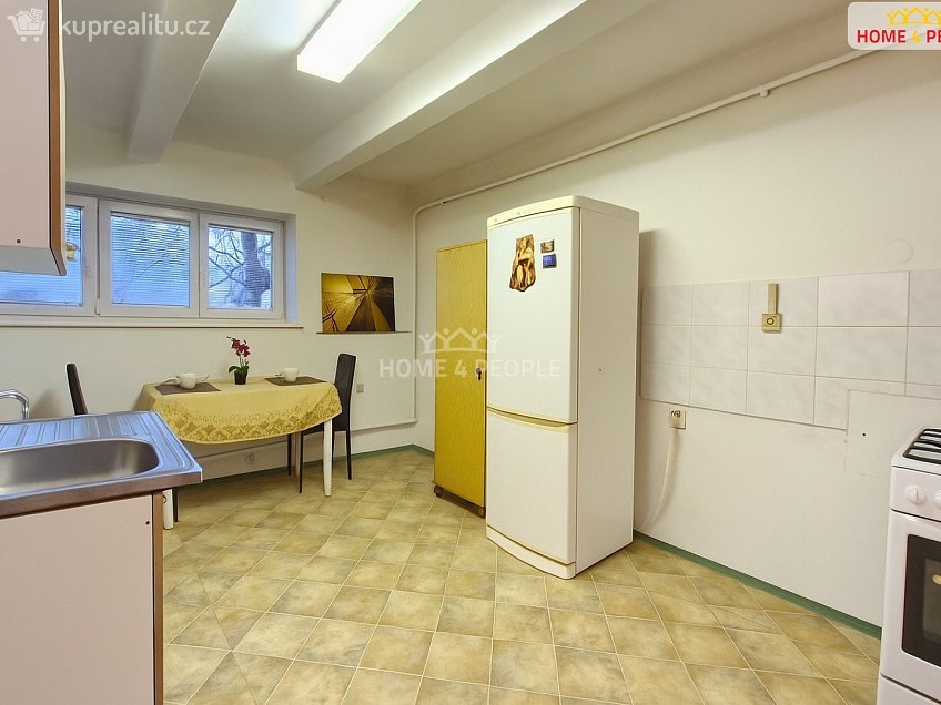 Prodej bytu 1+1 42 m^2 Nádražní, Vyškov 