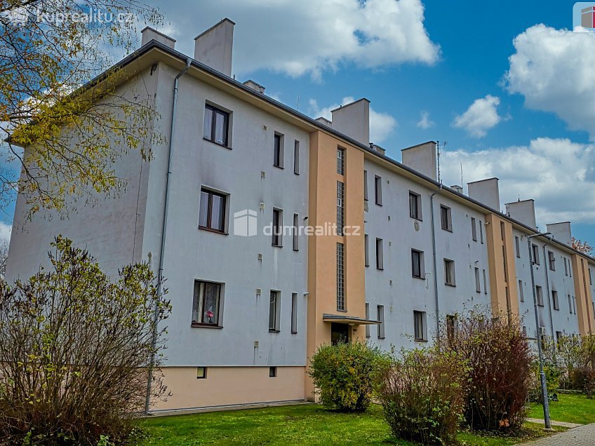 Prodej bytu 2+kk 53 m^2 U Zahrádek, Libiš 