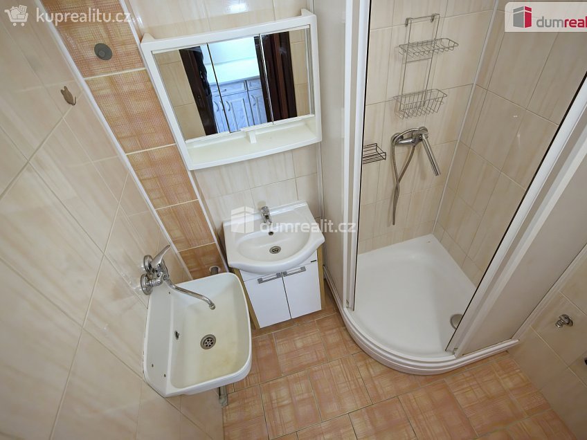 Prodej bytu 2+kk 53 m^2 U Zahrádek, Libiš 