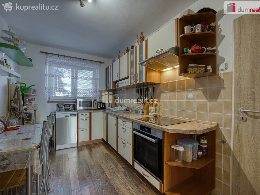 Prodej bytu 3+1 71 m^2 Za Obchody, Neratovice 