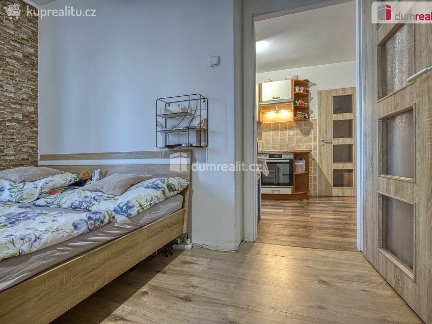 Prodej bytu 3+1 71 m^2 Za Obchody, Neratovice 