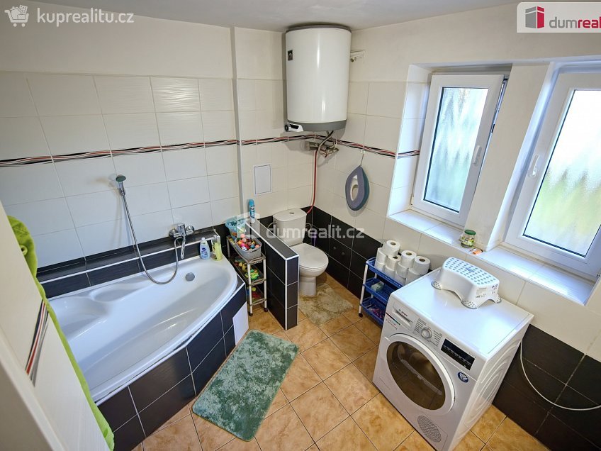 Prodej bytu 3+1 71 m^2 Za Obchody, Neratovice 