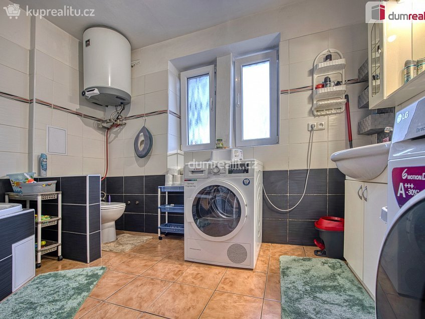 Prodej bytu 3+1 71 m^2 Za Obchody, Neratovice 