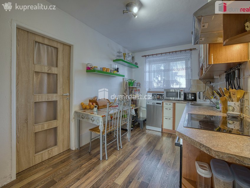 Prodej bytu 3+1 71 m^2 Za Obchody, Neratovice 