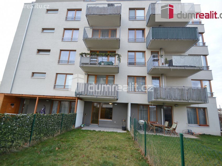 Pronájem bytu 1+kk 35 m^2 Modrého, Praha 9 