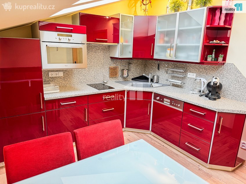 Prodej bytu 2+1 61 m^2 Slapy, Slapy 