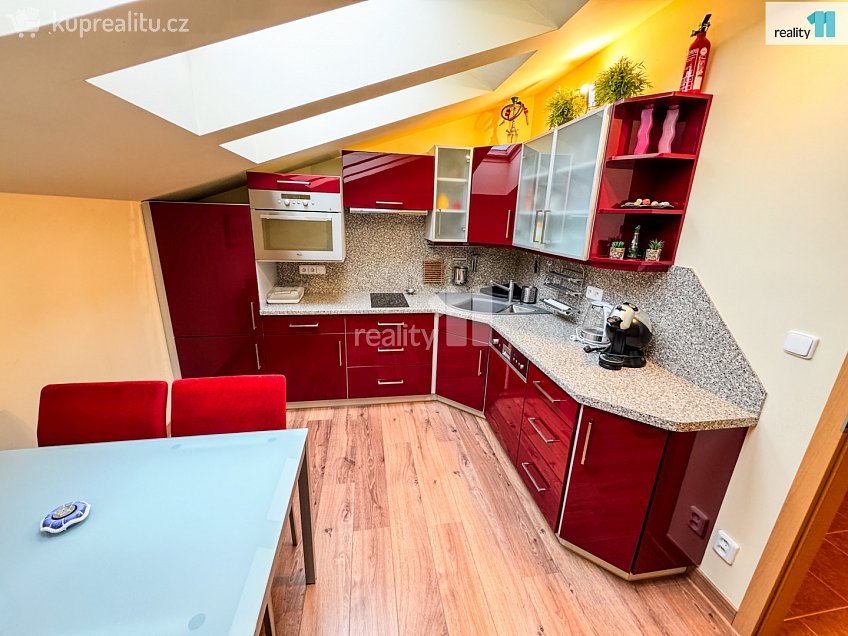 Prodej bytu 2+1 61 m^2 Slapy, Slapy 