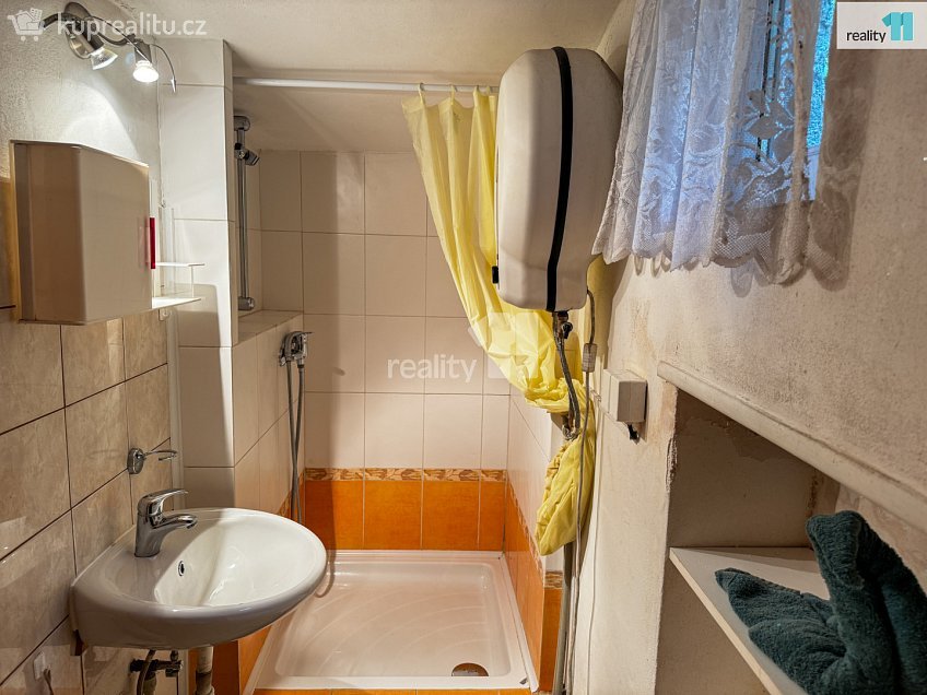 Prodej  chaty 130 m^2 Pňovany, Pňovany 