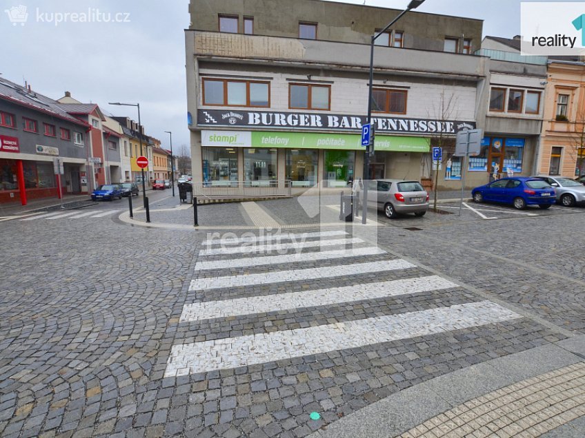 Pronájem  obchodních prostor 297 m^2 Husova, Humpolec 