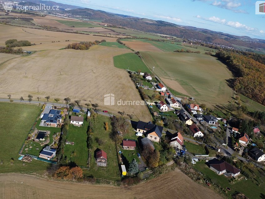 Prodej  stavebního pozemku 981 m^2 Lochovice, Lochovice 