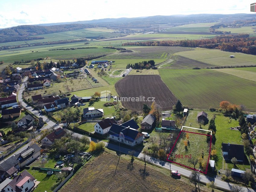 Prodej  stavebního pozemku 981 m^2 Lochovice, Lochovice 