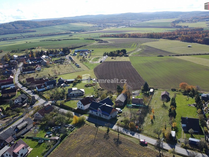 Prodej  stavebního pozemku 981 m^2 Lochovice, Lochovice 