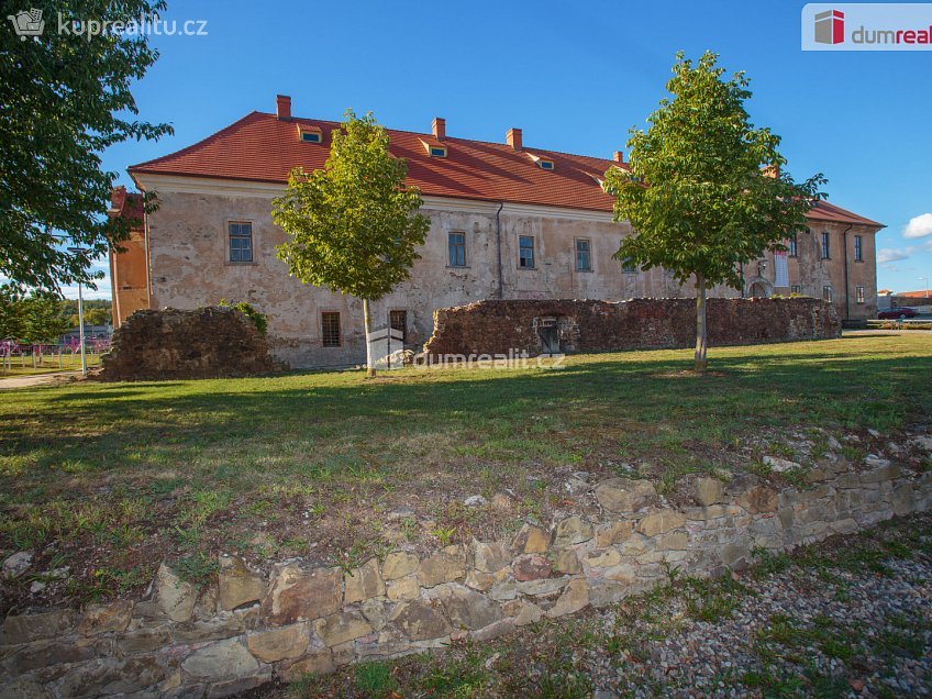 Prodej  činžovního domu 360 m^2 5. května, Králův Dvůr 