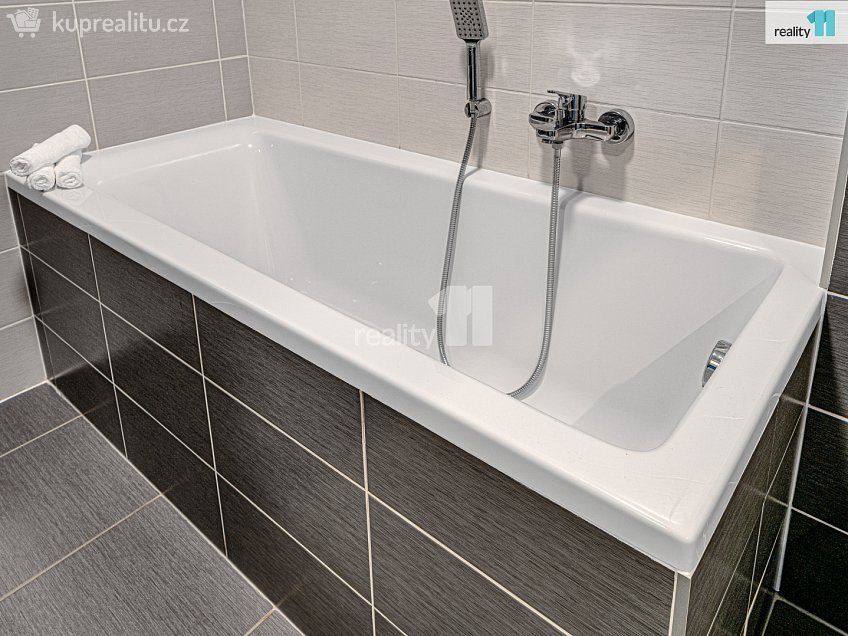 Prodej  rodinného domu 98 m^2 Slunečná, Veliká Ves 