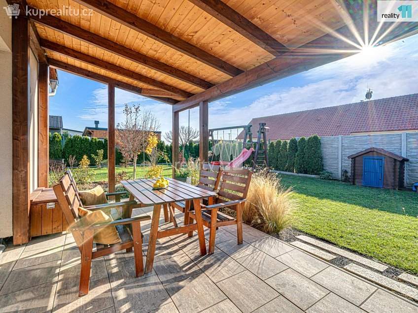 Prodej  rodinného domu 98 m^2 Slunečná, Veliká Ves 