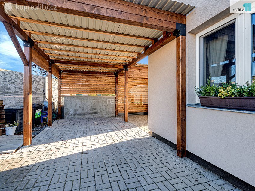 Prodej  rodinného domu 98 m^2 Slunečná, Veliká Ves 