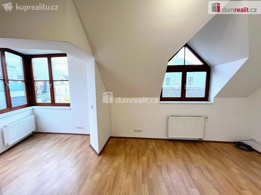 Pronájem bytu 2+kk 60 m^2 Hradební, Uherské Hradiště 