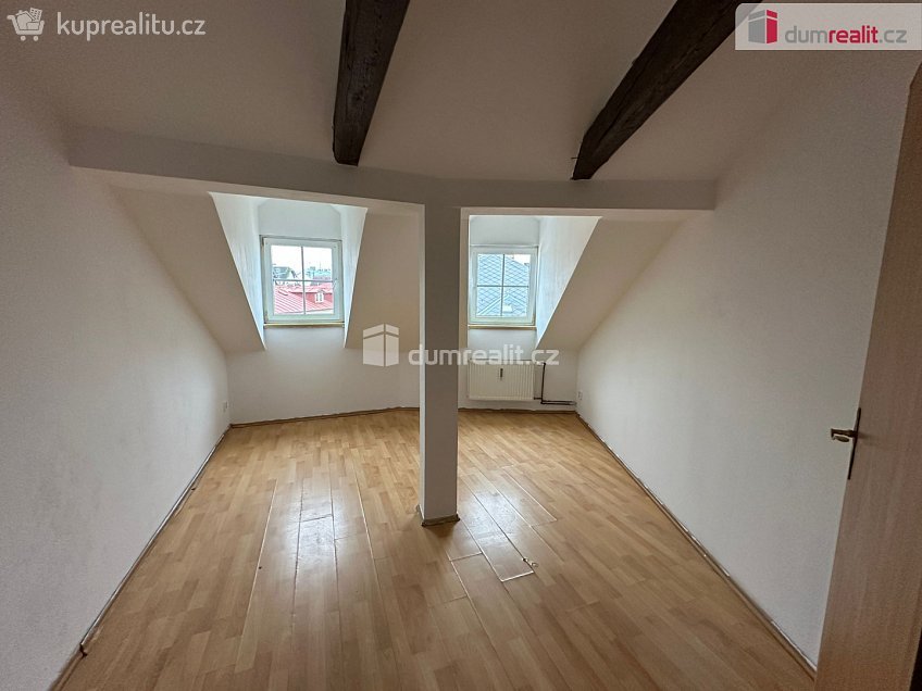 Pronájem bytu 2+1 72 m^2 Luční, Mariánské Lázně 