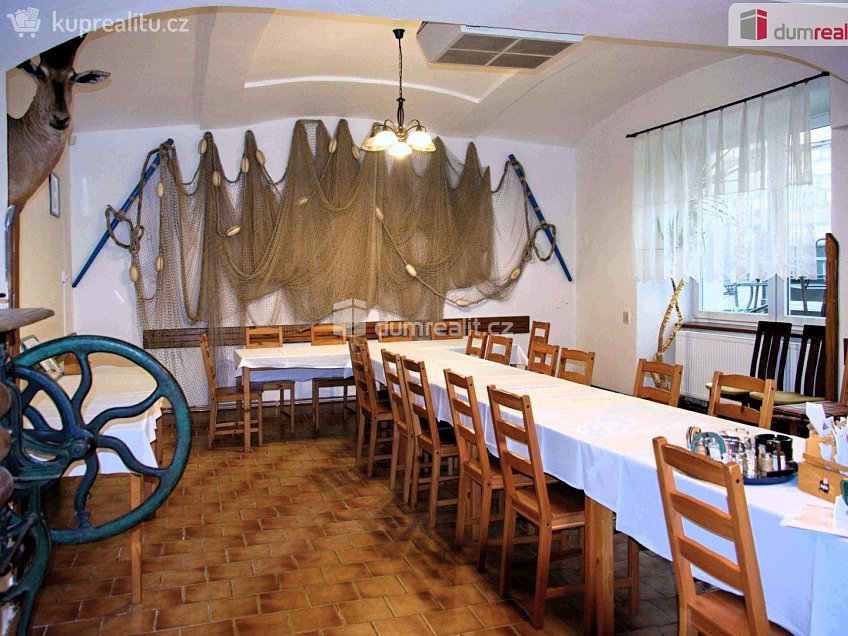 Prodej  komerční reality 254 m^2 Komenského, Doksy 