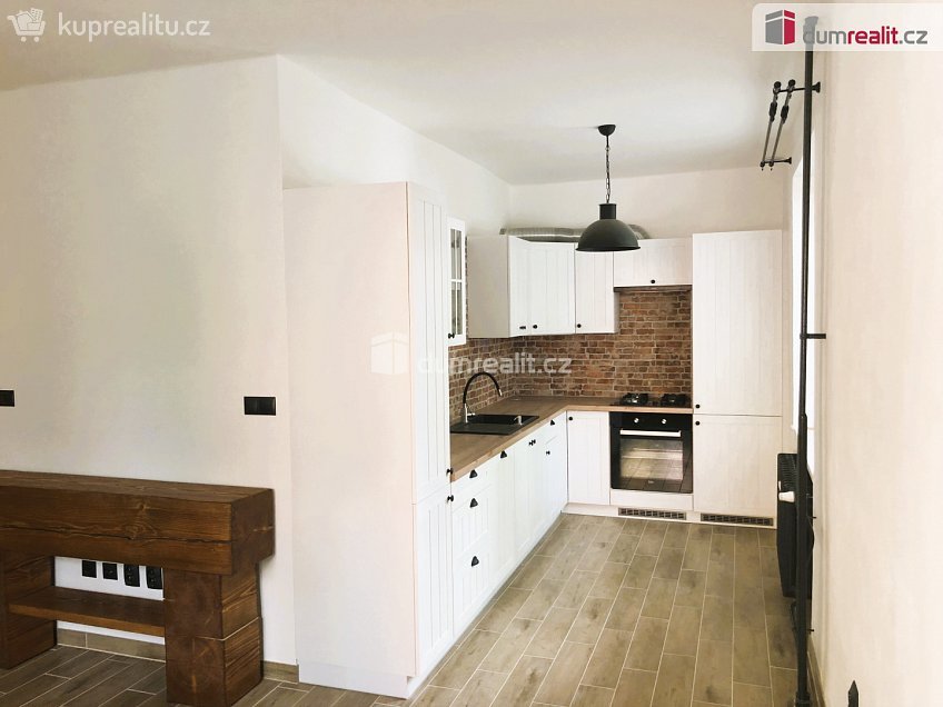 Pronájem bytu 2+kk 53 m^2 Školská čtvrť, Frenštát pod Radhoštěm 