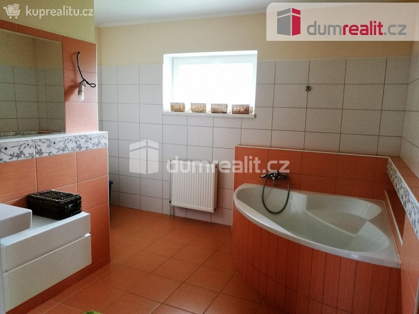 Pronájem  rodinného domu 100 m^2 U Ovčárny, Krnov 