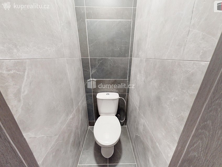 Pronájem bytu 2+1 60 m^2 SNP, Jirkov 