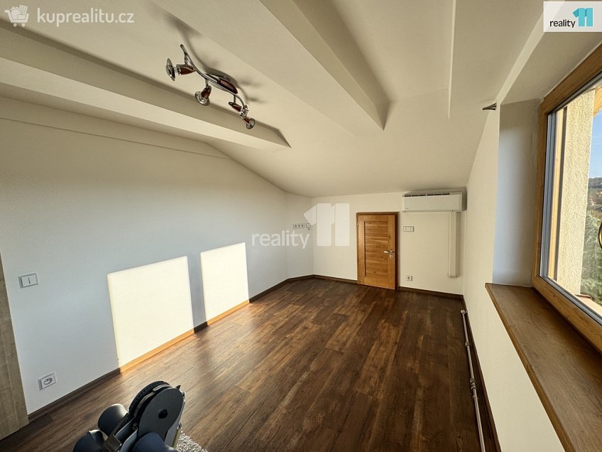 Pronájem  rodinného domu 170 m^2 Buš, Buš 