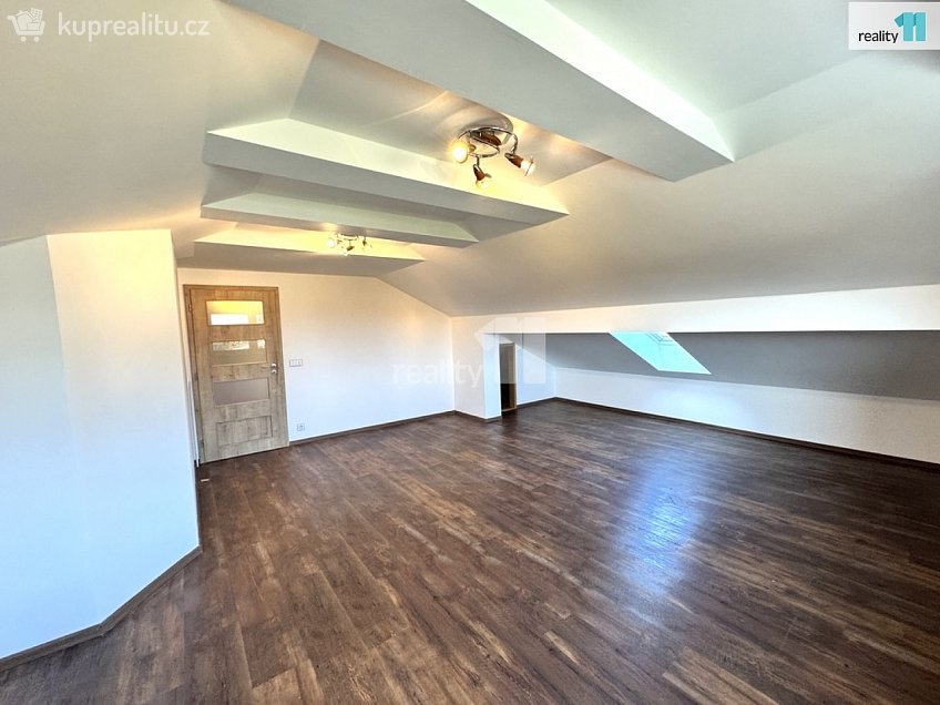 Pronájem  rodinného domu 170 m^2 Buš, Buš 