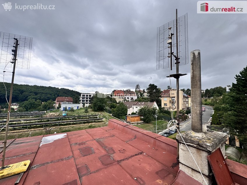 Prodej  rodinného domu 206 m^2 K vodojemu, Praha 5 