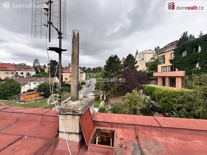 Prodej  rodinného domu 206 m^2 K vodojemu, Praha 5 