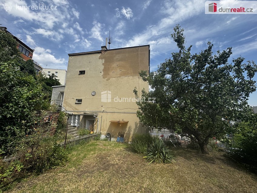 Prodej  rodinného domu 206 m^2 K vodojemu, Praha 5 