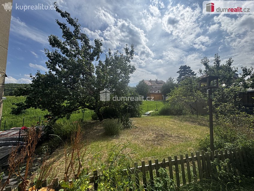 Prodej  rodinného domu 206 m^2 K vodojemu, Praha 5 