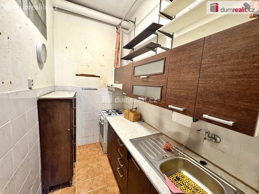 Prodej  rodinného domu 206 m^2 K vodojemu, Praha 5 