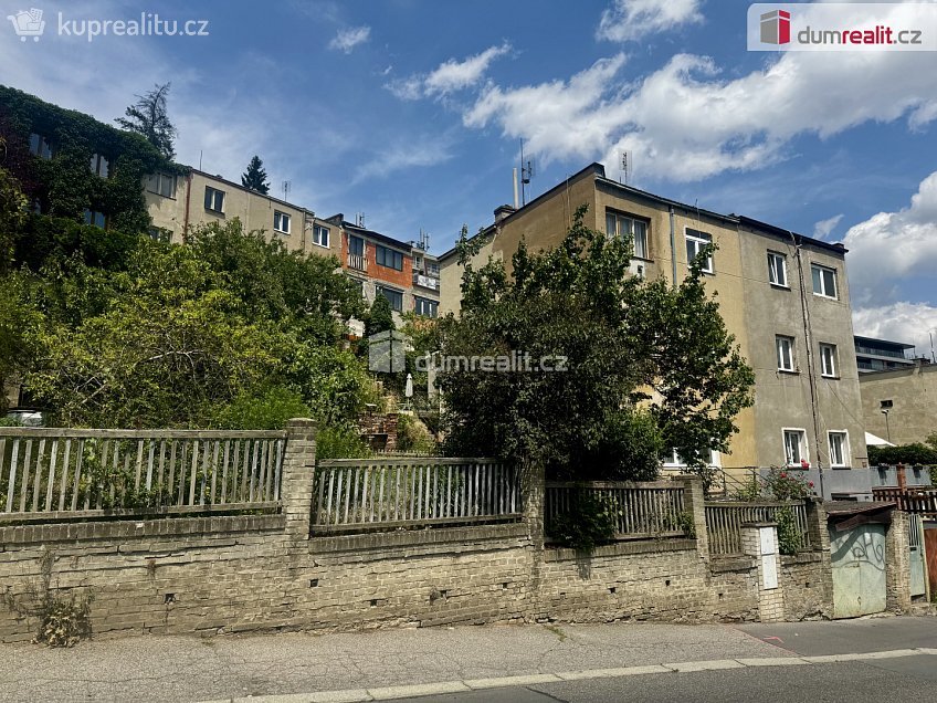 Prodej  rodinného domu 206 m^2 K vodojemu, Praha 5 