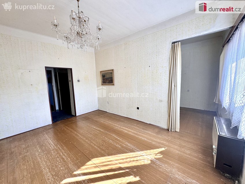 Prodej  rodinného domu 206 m^2 K vodojemu, Praha 5 