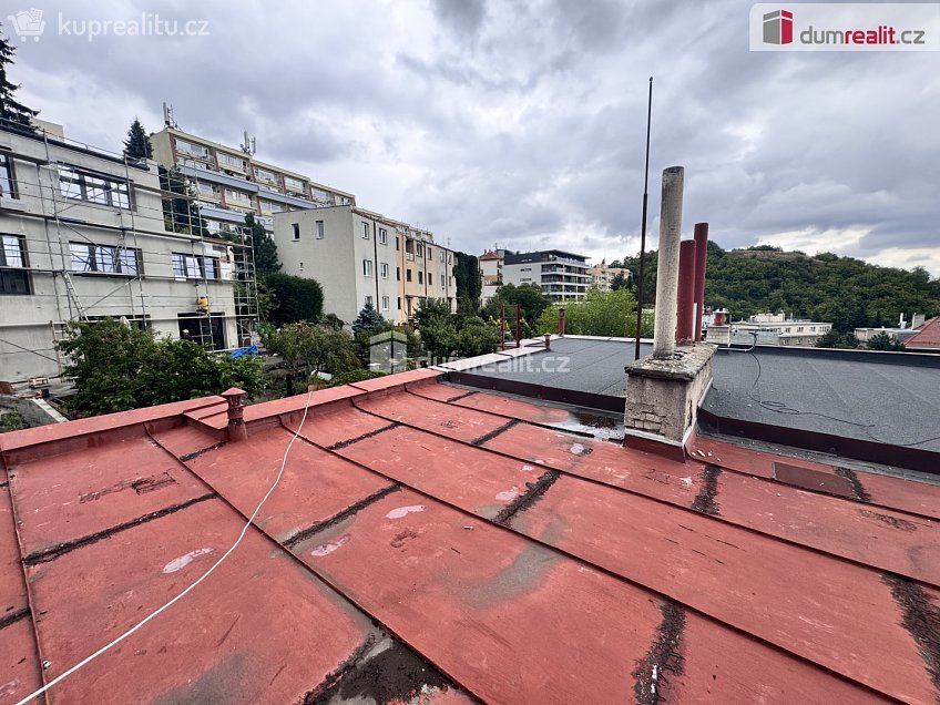 Prodej  rodinného domu 206 m^2 K vodojemu, Praha 5 