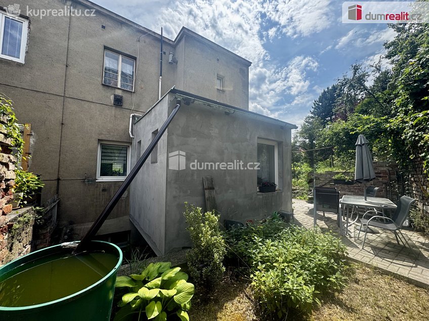 Prodej  rodinného domu 206 m^2 K vodojemu, Praha 5 