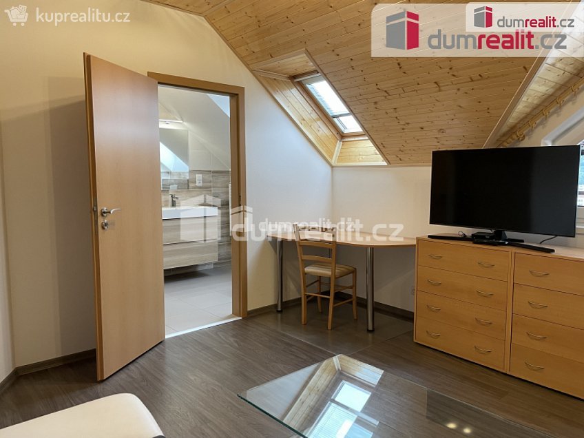 Pronájem bytu 1+kk 30 m^2 Lesní, Luhačovice 