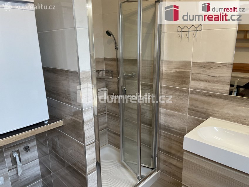 Pronájem bytu 1+kk 30 m^2 Lesní, Luhačovice 