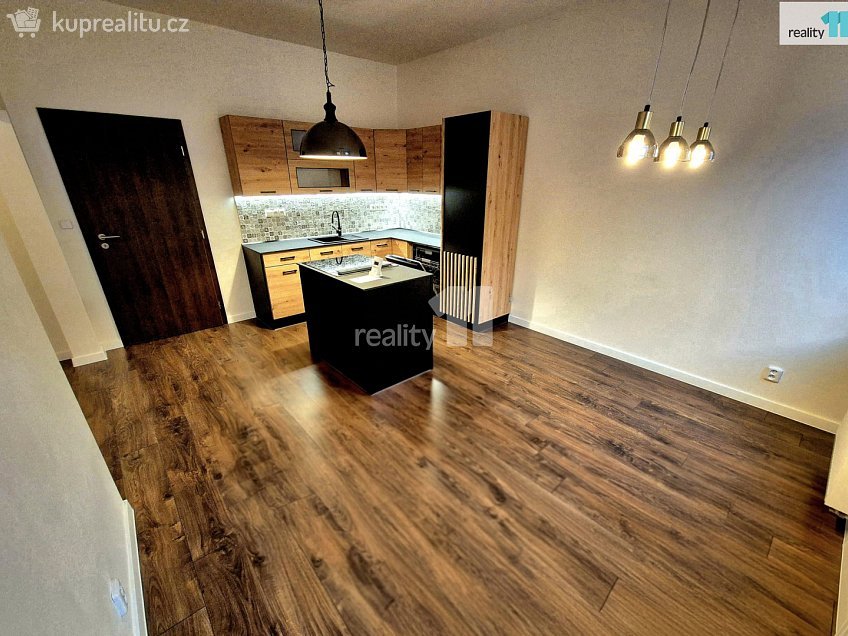 Prodej bytu 3+1 97 m^2 Údolní, Aš 