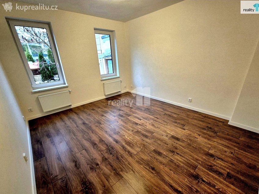 Prodej bytu 3+1 97 m^2 Údolní, Aš 