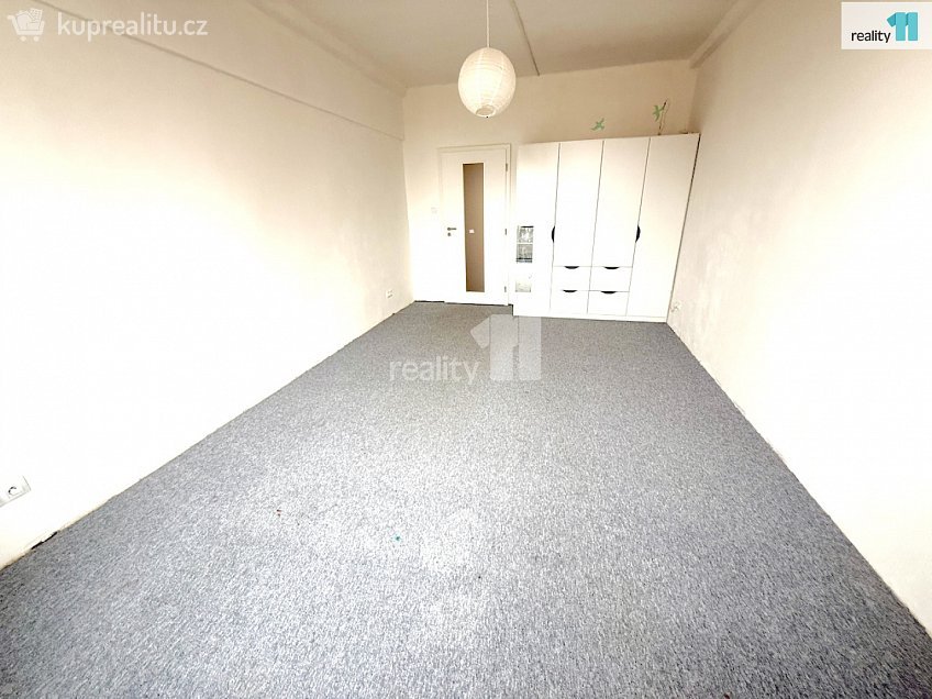 Pronájem bytu 3+1 79 m^2 Majakovského, Karlovy Vary 