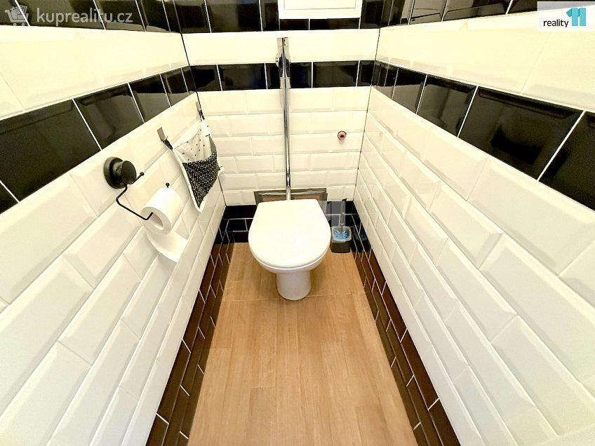 Pronájem bytu 3+1 79 m^2 Majakovského, Karlovy Vary 