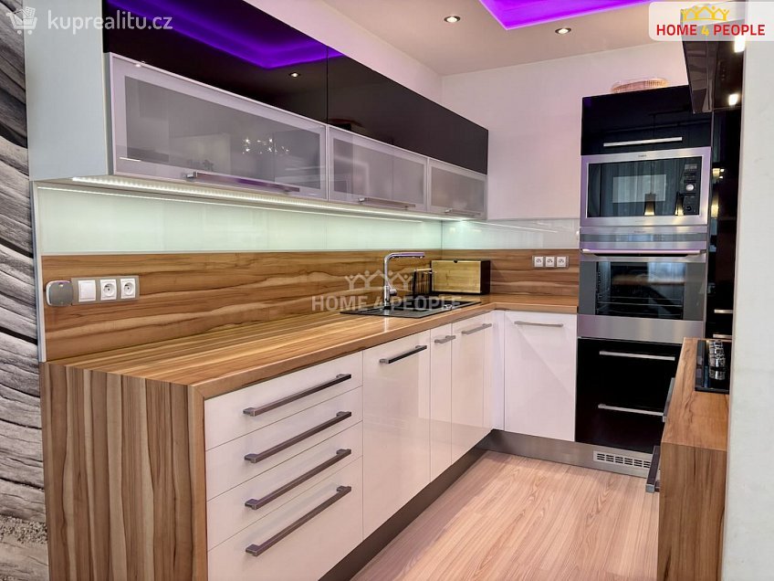 Prodej bytu 3+kk 67 m^2 Na strži, Praha 4 