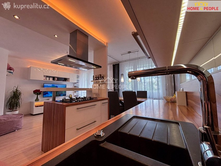 Prodej bytu 3+kk 67 m^2 Na strži, Praha 4 